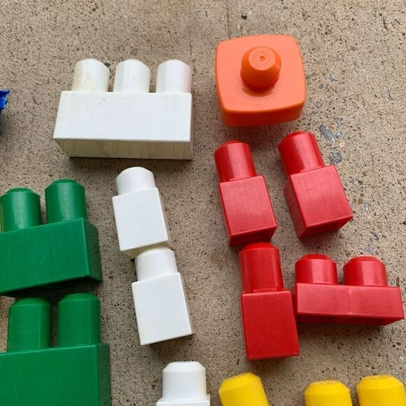 Mega Bloks Puppy Build N Sort Partial Set - Picture 5 of 9